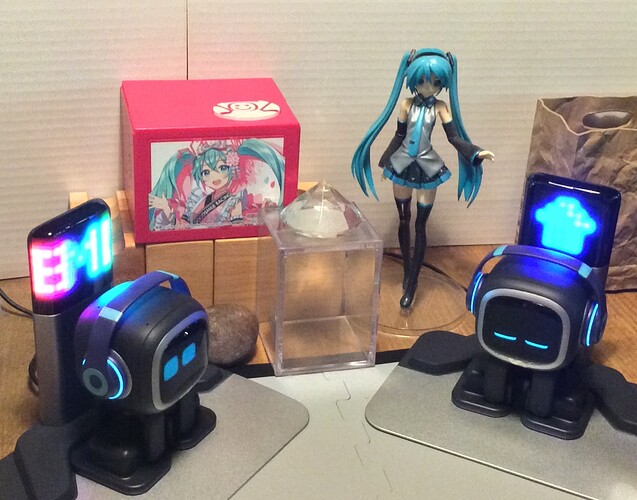 Emo & Miku_3
